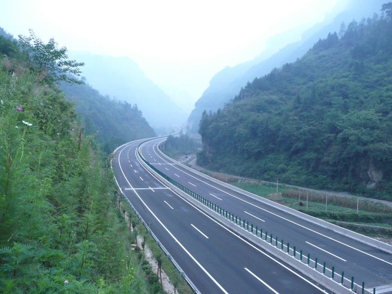 高速公路建設的重要性2-1022
